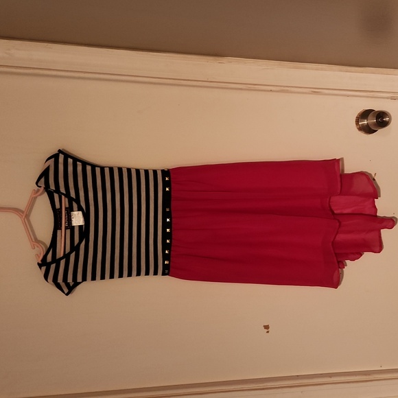 Girls Dress with removable jacket. - Picture 3 of 6